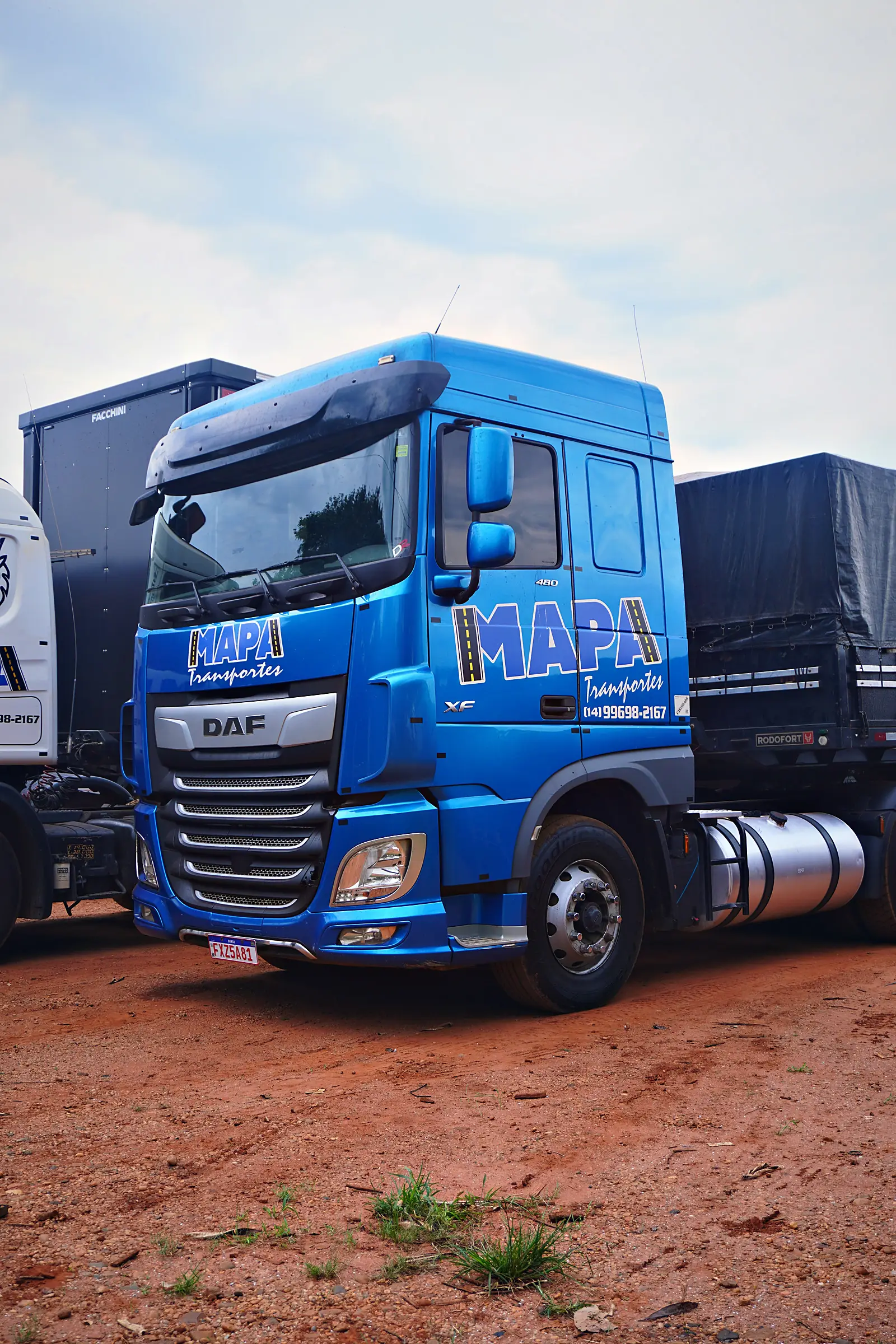Caminhão DAF da Mapa Transportes em viagem de lotação, atendimento em Ipeúna