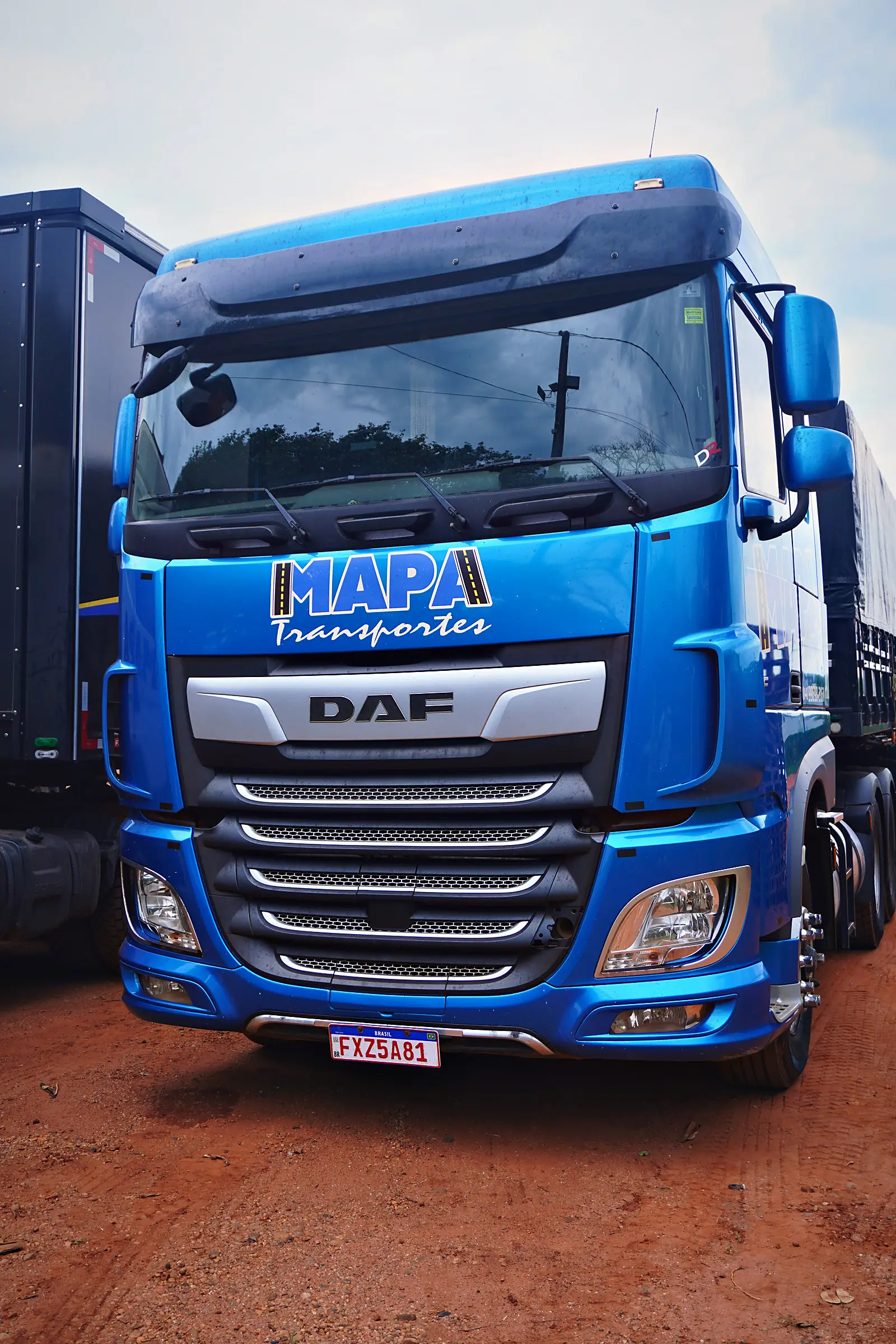 Caminhão DAF da Mapa Transportes em viagem de lotação, atendimento em Itapuí