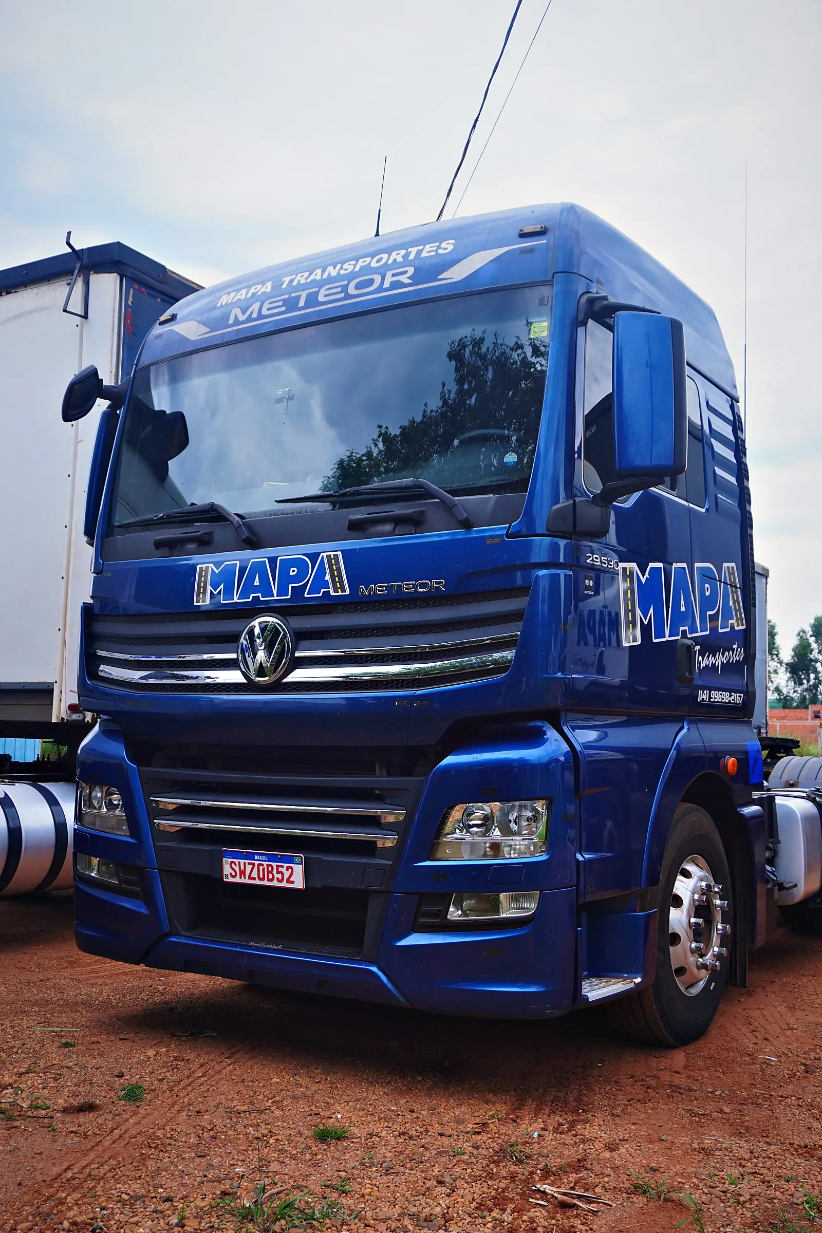 Caminhão DAF da Mapa Transportes em viagem de lotação, atendimento em Delfinópolis